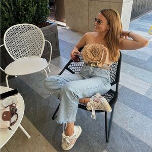 Summer 🌞 NWT ZARA Textured Flower  vacation size Top XS and S
🚨firm price